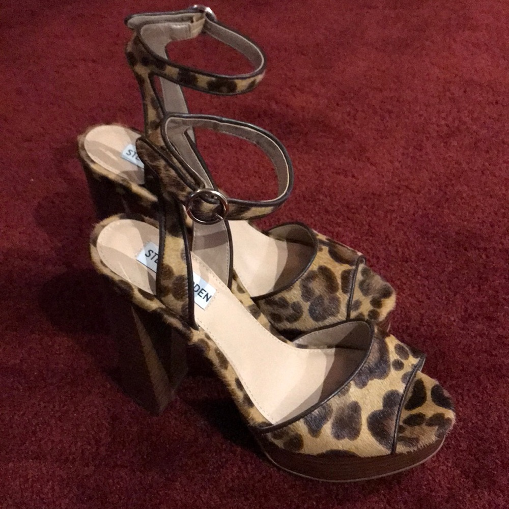Leopard heels.